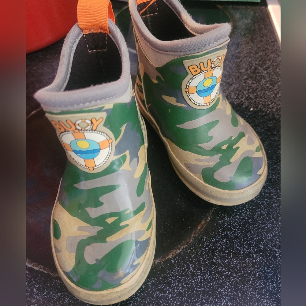 8c Buoy boots